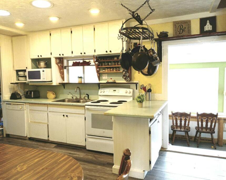 The Goulding Cottage And Farm - 4 Beds, 3 Baths Henrieville Esterno foto
